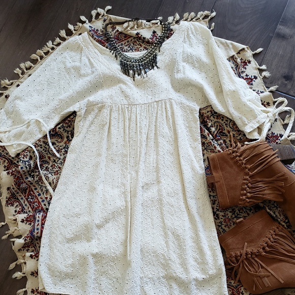 Anthropologie Dresses & Skirts - Boho Cream Eyelet Mini Dress